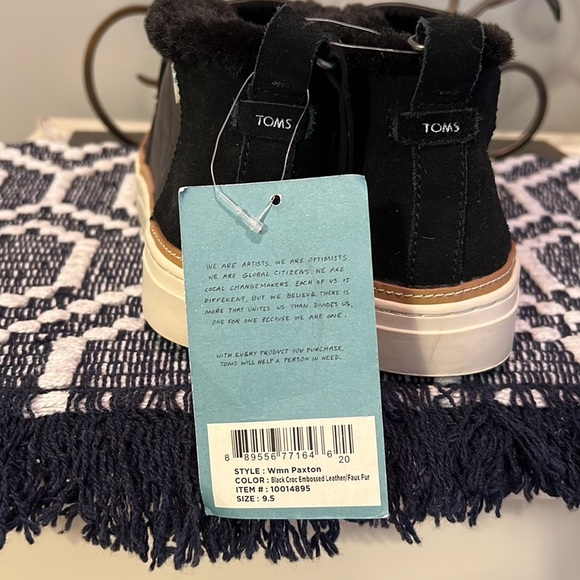 NWT TOMS Croc Embossed Leather And Faux Fur Paxton Slip Ons - Picture 9 of 13